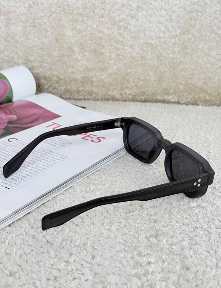 عینک مشکی2